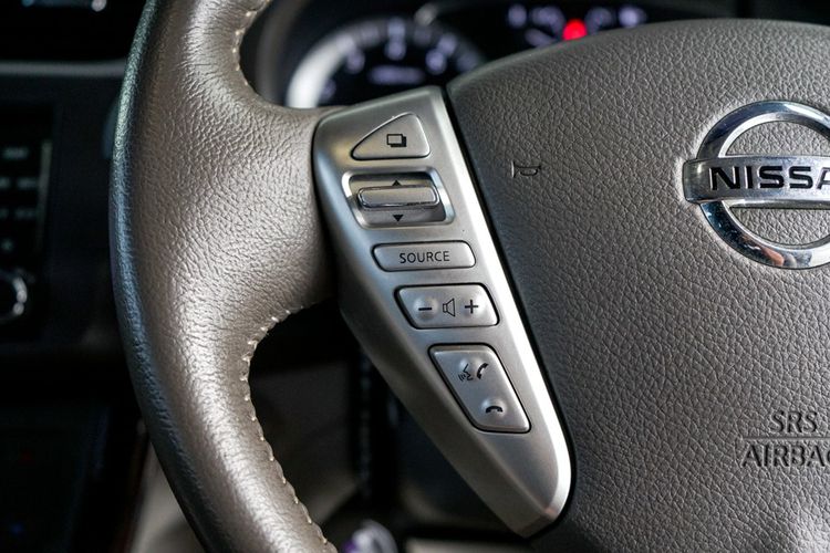 Nissan Sylphy 2012 1.8 V Sedan เบนซิน ไม่ติดแก๊ส เกียร์อัตโนมัติ ดำ รูปที่ 2