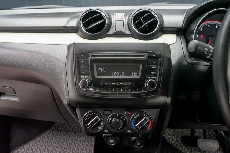 Suzuki Swift 2019 1.2 GL Sedan เบนซิน ไม่ติดแก๊ส เกียร์อัตโนมัติ แดง รูปที่ 4