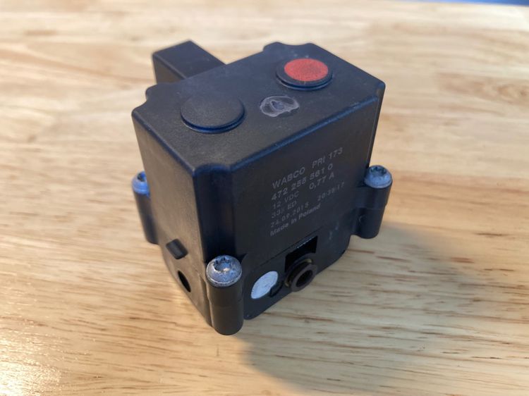 Air Suspension ช่วงล่างถุงลม Solenoid Valve BMW F01 F02 F11 Estate Part no. 4722555610 37206789450 ของแท้ มือสอง