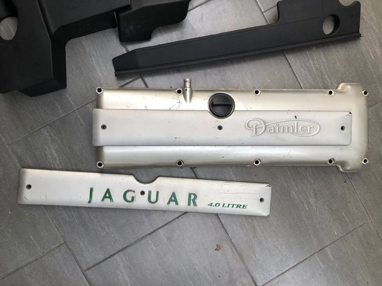 อะไหล่ Jaguar Daimler X300 XJ6 Sovereign คิ้วยาง กล่องเครื่องมือ ยางบังโคลน ของแท้ มือสอง รูปที่ 2