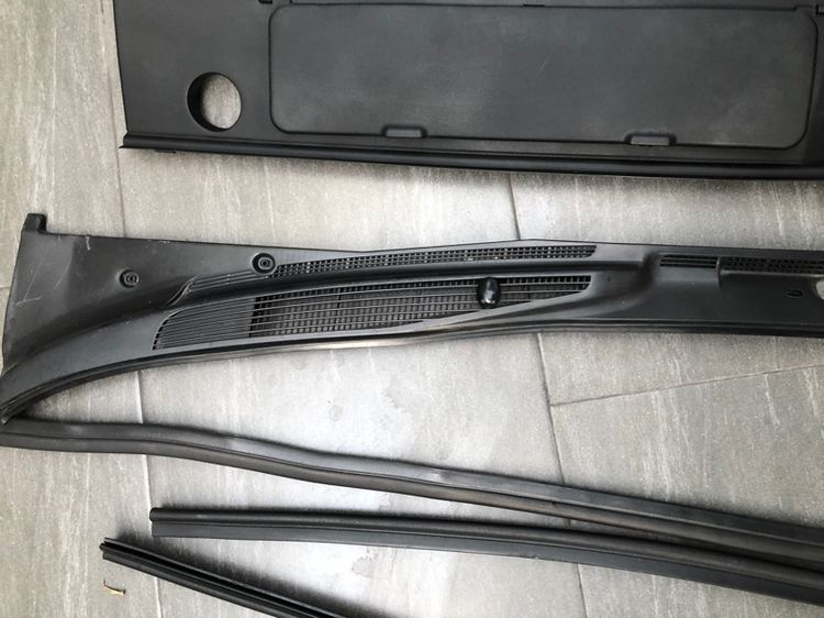 อะไหล่ Jaguar Daimler X300 XJ6 Sovereign คิ้วยาง กล่องเครื่องมือ ยางบังโคลน ของแท้ มือสอง รูปที่ 7