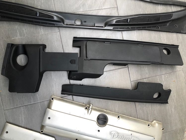 อะไหล่ Jaguar Daimler X300 XJ6 Sovereign คิ้วยาง กล่องเครื่องมือ ยางบังโคลน ของแท้ มือสอง รูปที่ 3