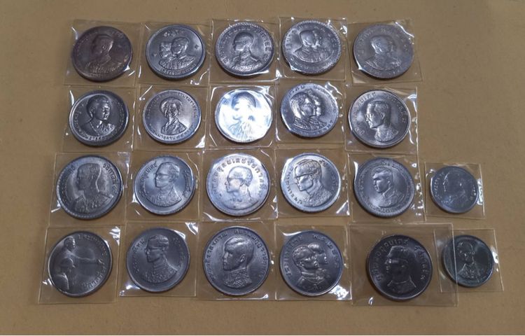 เหรียญไทย (TIK-0016)เหรียญ 1 บาท นิเกิ้ลครบชุด 22 เหรียญ ที่ระลึกและหมุนเวียน ไม่ผ่านการใช้