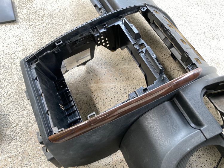 คอนโซลหน้า Benz W169 A170 A200 ช่องแอร์ สวิตไฟ ตะแกรงช่องลม รีโมทกุญแจ จอปรับแอร์ กรอบวิทยุ แผ่นปิดข้างกระจกหน้า ยางแท่นเกียร์ รูปที่ 5