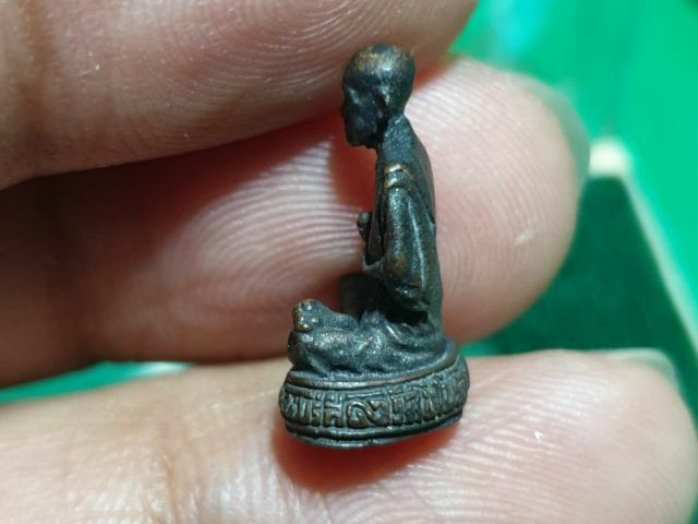 รูปหล่อสมเด็จพระพุฒาจารย์(โต พฺรหฺมรํสี) ที่ระลึกฉลองวัดชิโนรส มีอายุครบ ๑๕๐ ปี

 รูปที่ 8