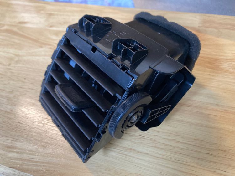 ช่องแอร์ซ้าย โช๊คฝาท้าย X Trail T30 รุ่นปี 2003-2012 1 คู่ และ ช่องแอร์ ซ้าย L รูปที่ 9