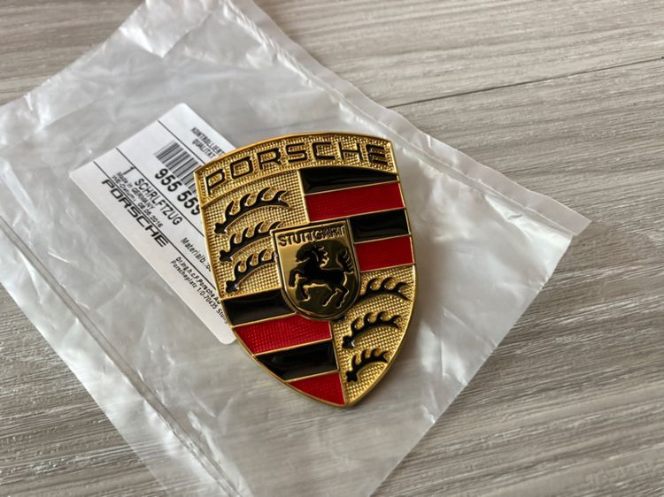 โลโก้ฝาโปรงหน้า ฝาล้อ Porsche 75 mm. Chrome ใส่ล้อ Porsche Panamera Cayenne Cayman Macan Boxster 911 รูปที่ 4