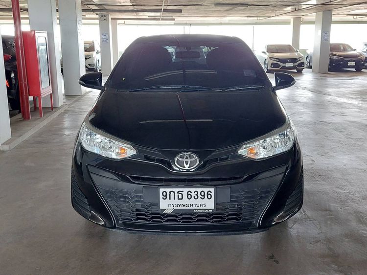 รถ Toyota Yaris 1.2 E สี ดำ