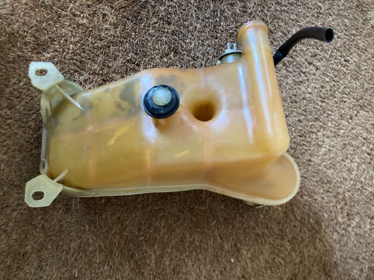 เบาะหนัง Benz 190E W201 หน้าหลัง หม้อพักน้ำ หม้อน้ำ ของแท้ มือสอง , โลโก้ Benz ติดฝาท้าย รูปที่ 11