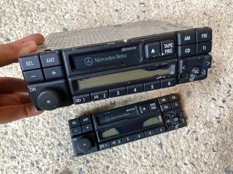อะไหล่ Benz W124 Airbag พวงมาลัย หม้อพักหม้อน้ำ มือเปิดประตูหน้าขวา กรอบกุญแจรีโมท ฝาปิดหูลากกันชนหน้า เป็นอะไหล่ วิทยุติดรถ ปุ่มวิทยุ รูปที่ 11