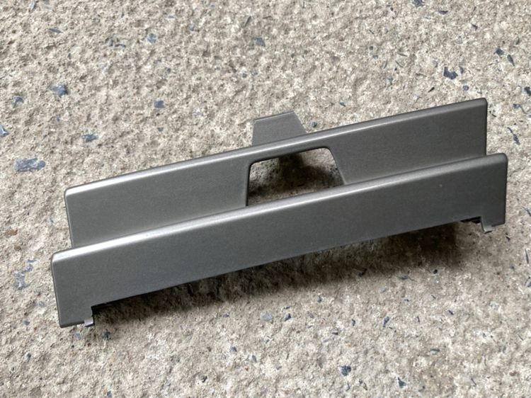 อะไหล่ Benz W124 Airbag พวงมาลัย หม้อพักหม้อน้ำ มือเปิดประตูหน้าขวา กรอบกุญแจรีโมท ฝาปิดหูลากกันชนหน้า เป็นอะไหล่ วิทยุติดรถ ปุ่มวิทยุ รูปที่ 8