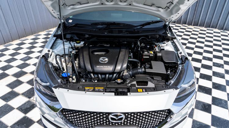 Mazda Mazda 2 2020 1.3 Skyactiv-G Sedan เบนซิน ไม่ติดแก๊ส เกียร์อัตโนมัติ ขาว รูปที่ 2