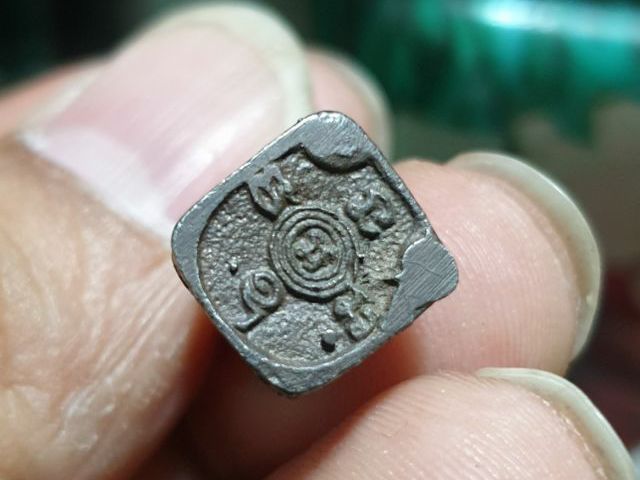 รูปหล่อคุกเข่าของหลวงพ่อแดง วัดเขาบันใดอิฐ ปี 2533 เนื้อเงิน พิธีใหญ่ สวยแชมป์ รูปที่ 10