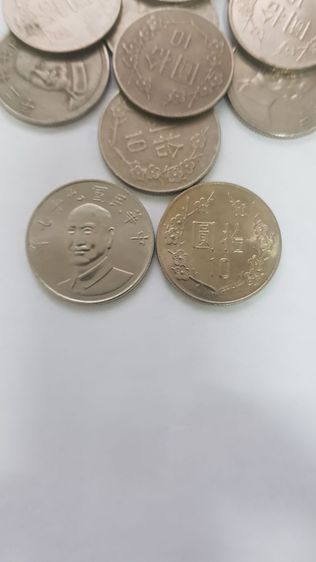เหรียญจีน 10 ดอลล่าไต้หวันแท้ ผ่านใช้สภาพสวย 70 ต่อเหรียญ