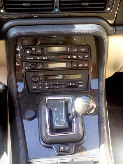 แผงปรับควบคุมแอร์ และ ตู้CD 6 แผ่น Jaguar Daimler X300 XJ6 Sovereign ของแท้ มือสอง รูปที่ 3