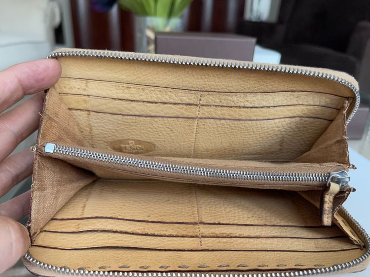 Fendi แท้ กระเป๋าสตางค์ ใบยาว ซิปรอบ Zippy Selleria +++ รูปที่ 5