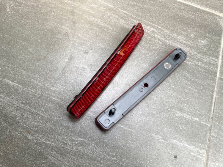 พวงมาลัย Caravelle T5 รุ่นMinorChange มือสอง ไฟท้ายซ้าย L ไฟทับทิมกันชนหลัง และ ไฟเบรกหลังคา รูปที่ 3