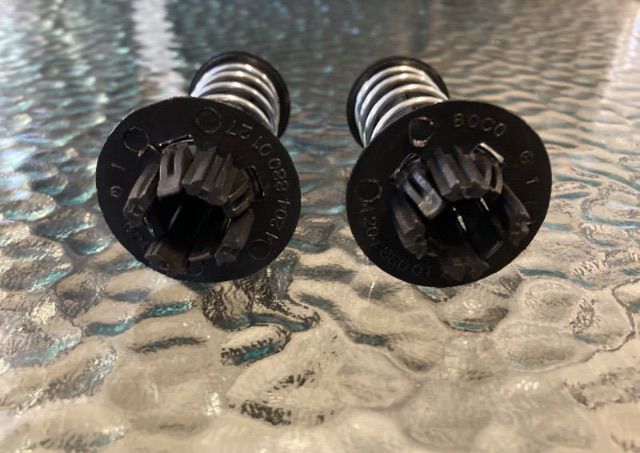 สปริง ฝากระโปรงหน้า Benz W212 W207 W204 W222 W218 R172 Part A2048800127 รูปที่ 2