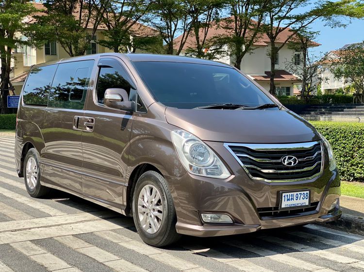 Hyundai H-1  2015 2.5 Elite Plus Van ดีเซล ไม่ติดแก๊ส เกียร์อัตโนมัติ น้ำตาล