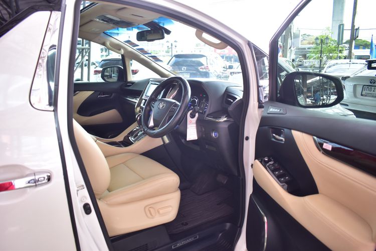 Toyota Alphard 2016 2.5 HV 4WD Van ไฮบริด ไม่ติดแก๊ส เกียร์อัตโนมัติ ขาว รูปที่ 3