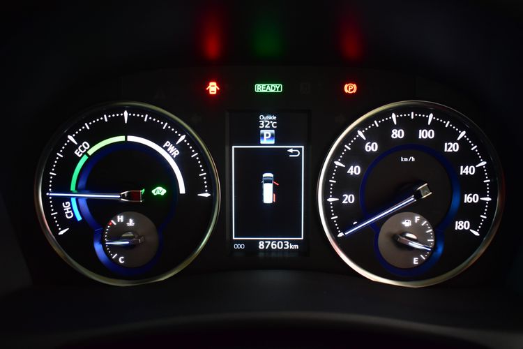 Toyota Alphard 2016 2.5 HV 4WD Van ไฮบริด ไม่ติดแก๊ส เกียร์อัตโนมัติ ขาว รูปที่ 4