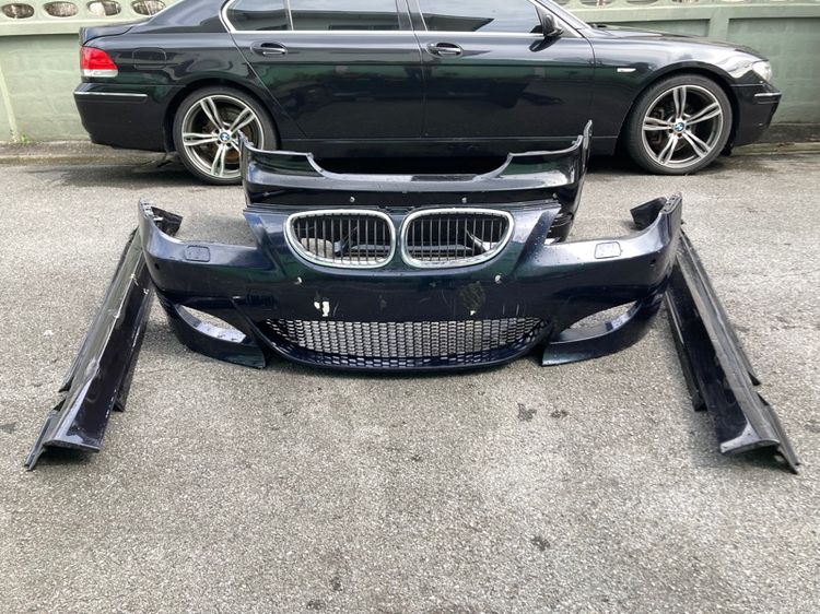 ชุดแต่ง M5 BMW E60 กันชน สเกิร์ตข้าง กันชนหลังเสกิร์ตกันชน ตะแกรง ช่องลม กระจังหน้า รูปที่ 3