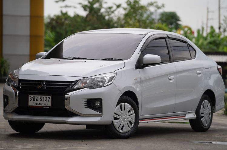 Mitsubishi Attrage 2022 1.2 GLX Sedan เบนซิน ไม่ติดแก๊ส เกียร์อัตโนมัติ ขาว