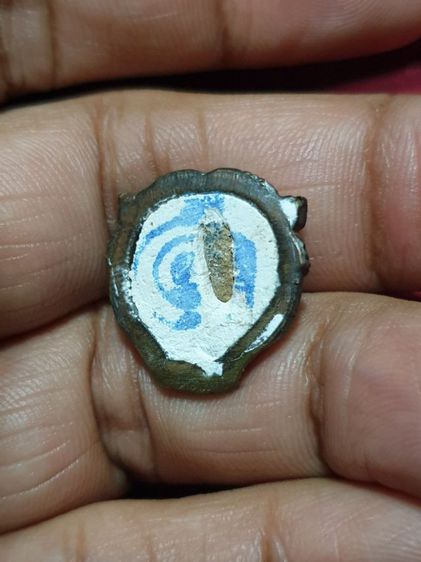 เหรียญหล่อหน้ากากเสือ พ่อหลวงล้าน เขมจิตฺโต วัดเกษมบำรุง(วัดขนาย) ต.บางงอน อ.พุนพิน จ.สุราษฏร์ธานี "หลังติดข้าวสารหินปี51หายาก รูปที่ 2