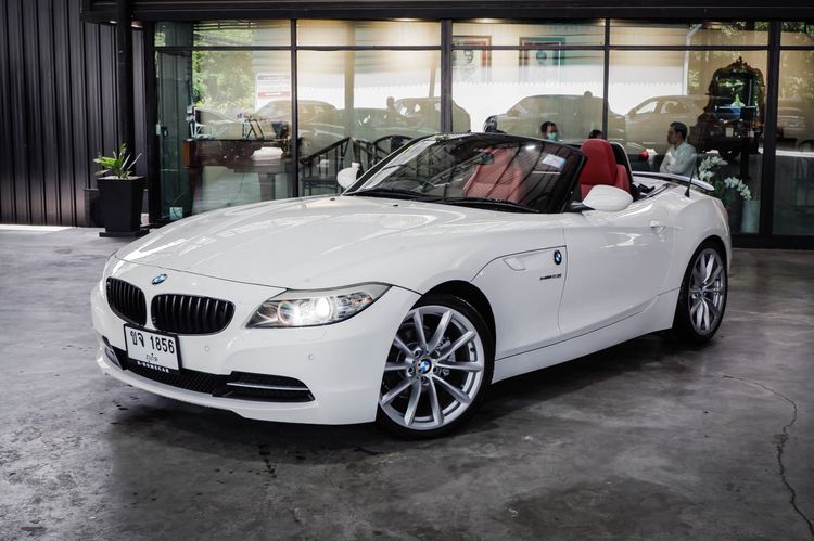 รถ BMW Z4 2.3i สี ขาว