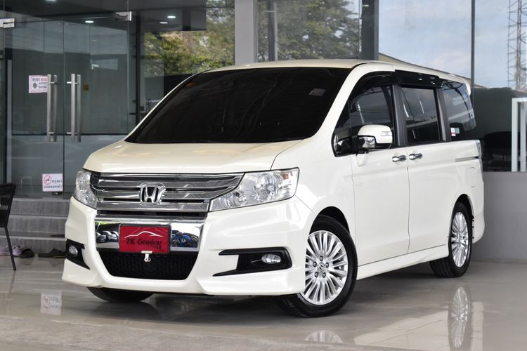 Honda Stepwagon 2013 2.0 JP Utility-car เบนซิน ไม่ติดแก๊ส เกียร์อัตโนมัติ ขาว