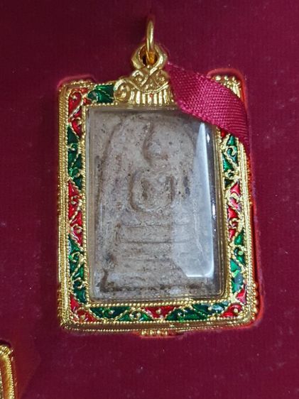 พระสมเด็จวัดระฆัง รุ่น รวมเกจิในสมัยรัชกาลที่ 9
แบบชุดรวมครบ 5 พิมพ์ รูปที่ 8