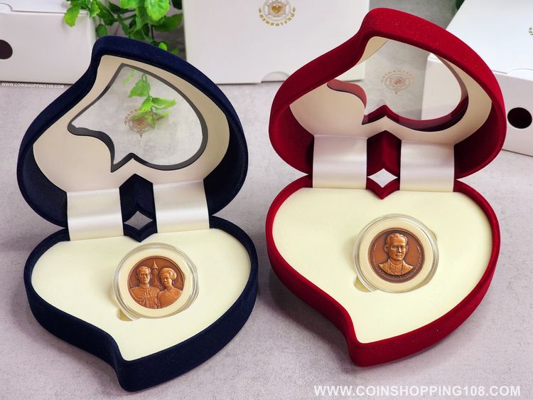กล่องใส่เหรียญ กล่องเปล่า บรรจุเหรียญ 1 หลุม มีให้เลือก 2สี สีแดงและสีน้ำเงิน รูปหัวใจ ออกแบบสวยงาม จากกรมธนารักษ์ รูปที่ 6