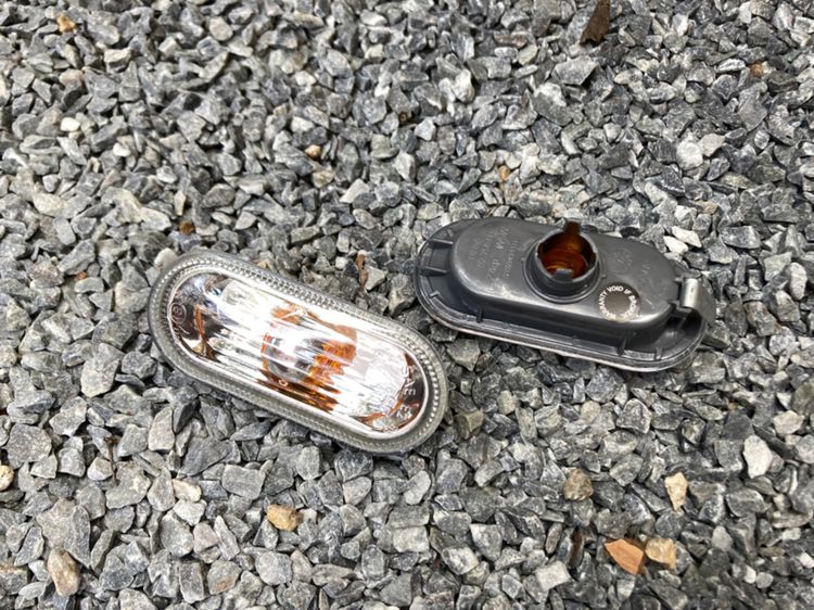 ไฟเบรกท้าย ไฟส่องป้าย ไฟเลี้ยว มือจับประตู รถตู้ Volk Caravelle Transporter T5 ของใหม่ รูปที่ 5