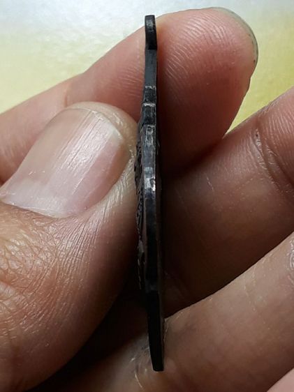 เหรียญหลวงพ่อรุ่ง หลังหลวงพ่อในโบสถ์ ทองแดงรมดำ รูปที่ 4