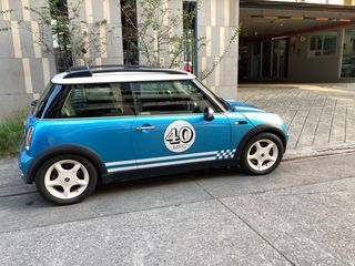 Mini Cooper สีฟ้า-ขาว เดิมออกที่ศูนย์ Milennium