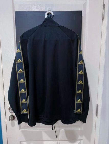 เสื้อวอร์มสีดำแถบทอง แบรนด์ addidas  รูปที่ 2