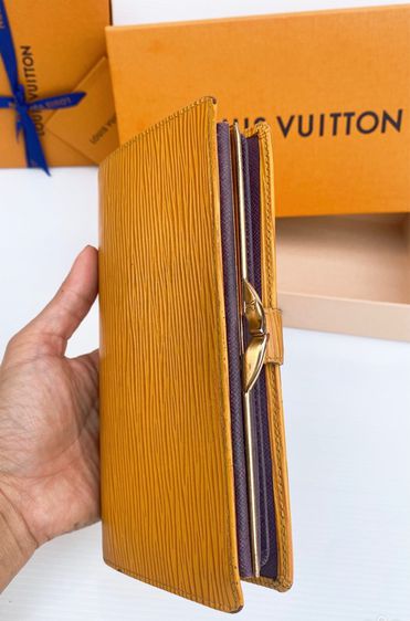 กระเป๋าเงิน Louis Vuitton Kisslock Wallet Epi Dc99 รูปที่ 3