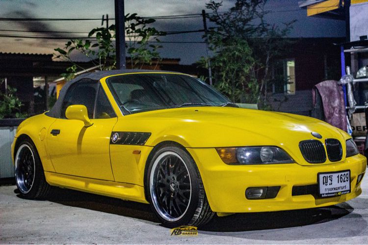 รถ BMW Z3 1.9 Roadster สี เหลือง