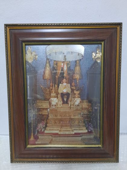 ภาพพระบรมฉายาลักษณ์รัชกาลที่ 5 และรัชกาลที่ 9  รูปที่ 5