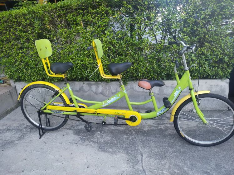 จักรยาน 2 อาน(มีอานเด็กเสริม)  หรือสองคนปั่น จักรยานคู่รัก Tandem มือสอง จากญี่ปุ่น  วงล้อ 24 นี้ว เฟรมเหล็กสีเขียว 1 สปีด การปั่นโซ่ฟรีแยกอ