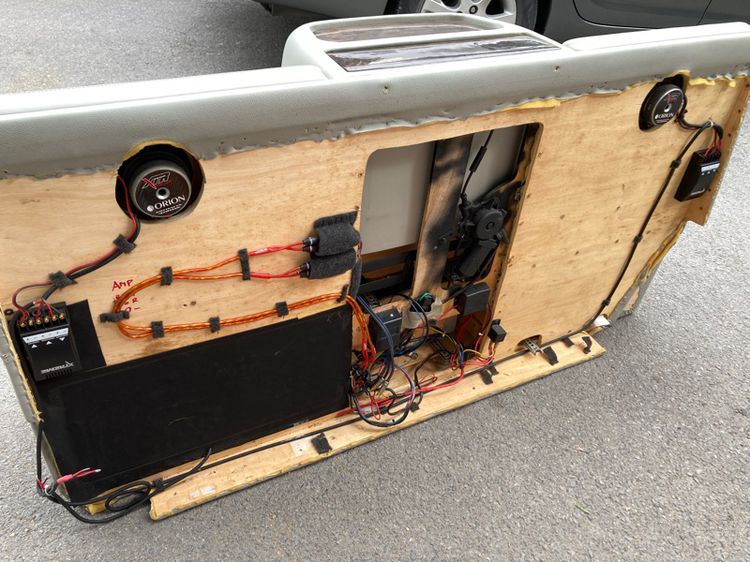 เคาท์เตอร์กั้นกลาง ตู้ Volk Caravelle Transporter พร้อมชุด Home Theater TV Slideไฟฟ้าปรับขึ้น-ลง DVD CD MP3 Pioneer รูปที่ 14