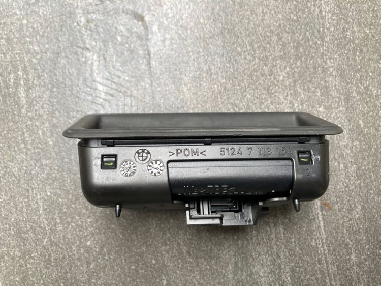 ไฟท้าย BMW E90 รุ่น Pre LCi แผงขั้วไฟ ปุ่มยางมือเปิดฝาท้าย กลอนล๊อคฝาท้าย มอเตอร์ฉีดน้ำกระจกหน้า กระจังหน้า 318i 320i 325i รูปที่ 9