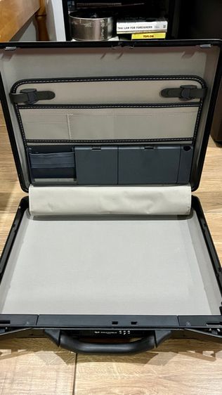 ขายกระเป๋ายี่ห้อ POLO เจมส์บอนด์ กระเป๋าอเนกประสงค์ มีรหัสล็อคได้ แข็งแรง รูปที่ 7