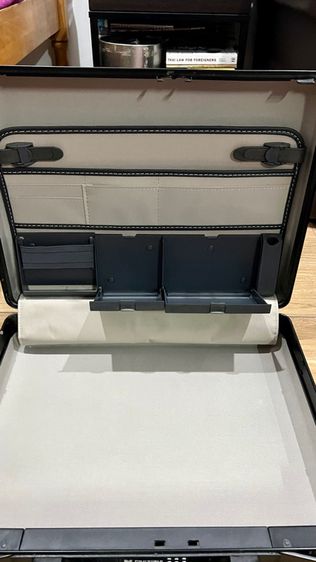 ขายกระเป๋ายี่ห้อ POLO เจมส์บอนด์ กระเป๋าอเนกประสงค์ มีรหัสล็อคได้ แข็งแรง รูปที่ 3