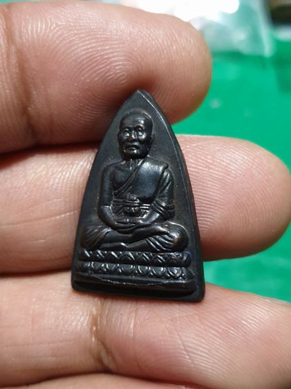 เหรียญหลวงพ่อทวด พิมพ์กลีบบัว หลังหนังสือ เนื้อโลหะ ปี 2546 พระดีปีลึกสวยเดิม รูปที่ 5