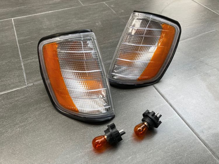 ไฟเลี้ยว ไฟมุม เบรกท้าย Benz W124 ใส่รุ่น Eหน้า และ Eหลัง ของใหม่ รูปที่ 2