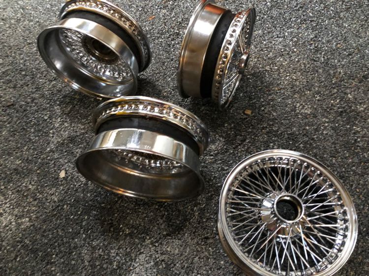 อะลูมิเนียมอัลลอย 16" อื่นๆ ล้อซี่ลวด Jaguar XK E-Type 🇬🇧 15นิ้ว หน้ากว้าง6 นิ้ว ล้อ Classic Chrome Tubeless Wire ของแท้ มือสอง
