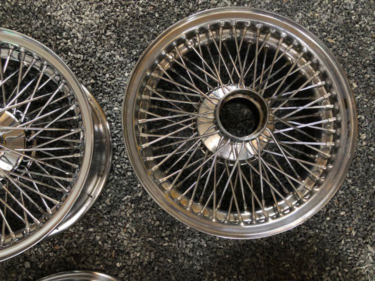ล้อซี่ลวด Jaguar XK E-Type 🇬🇧 15นิ้ว หน้ากว้าง6 นิ้ว ล้อ Classic Chrome Tubeless Wire ของแท้ มือสอง รูปที่ 10