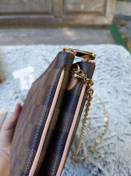 กระเป๋าLouis Vuitton  Damier  Ebene Double Zip Pochette On Chainแท้มือสองใหม่มากที่สุดน่ารักค่ะ รูปที่ 9