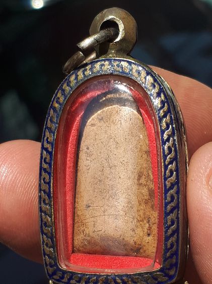 พระบาง กรุวัดพระคงฤาษี จังหวัดลำพูน เนื้อดินเผา สีพิกุล พิมพ์ คม ชัด ผิวมัน เดิมๆ พระองค์นี้สภาพสวย สมบูรณ์ เก่ามาก แท้ หายากมาก สุดๆเลย พร้ รูปที่ 2